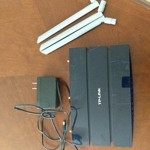 Rousers TP link TL- wr1043 ND 300mbps wireless N gigabit router